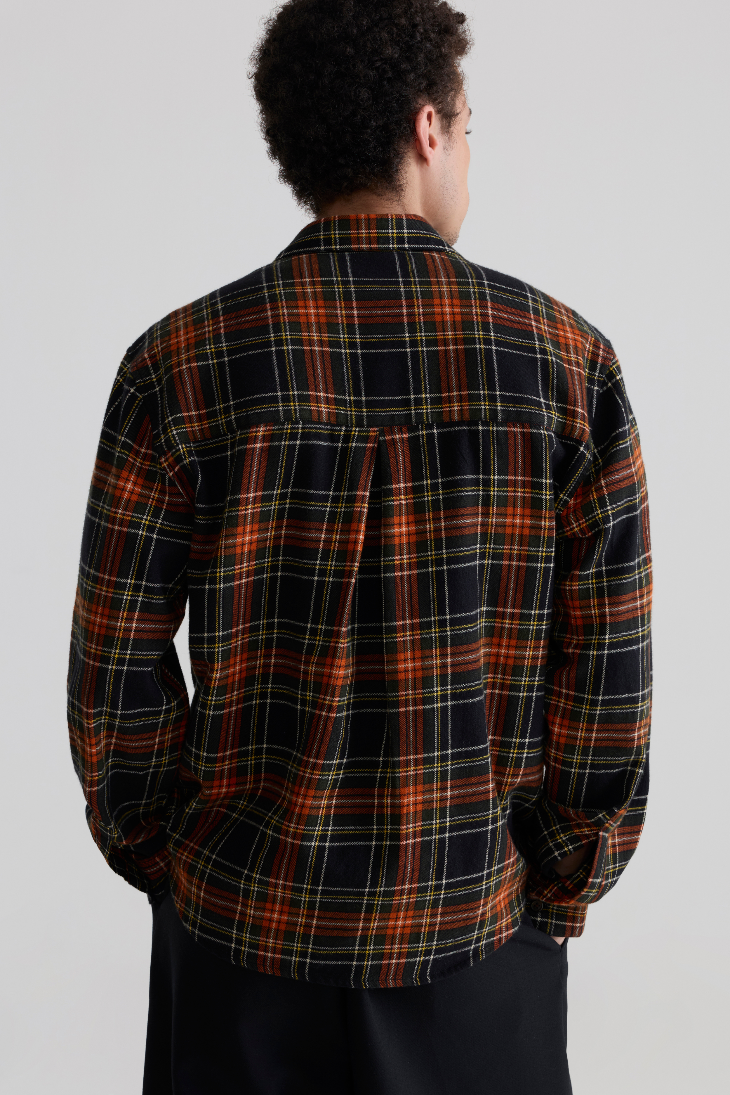 BLACK - SIGNATURE CHECKED FLANNEL