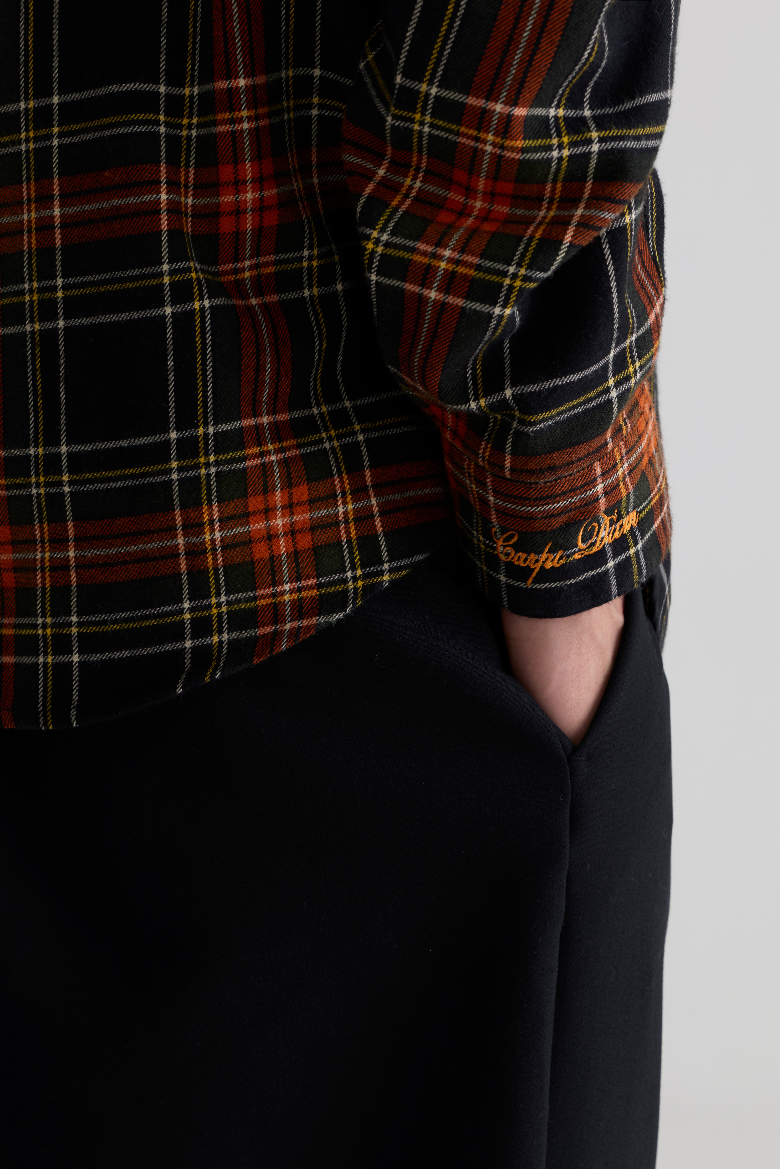 BLACK - SIGNATURE CHECKED FLANNEL