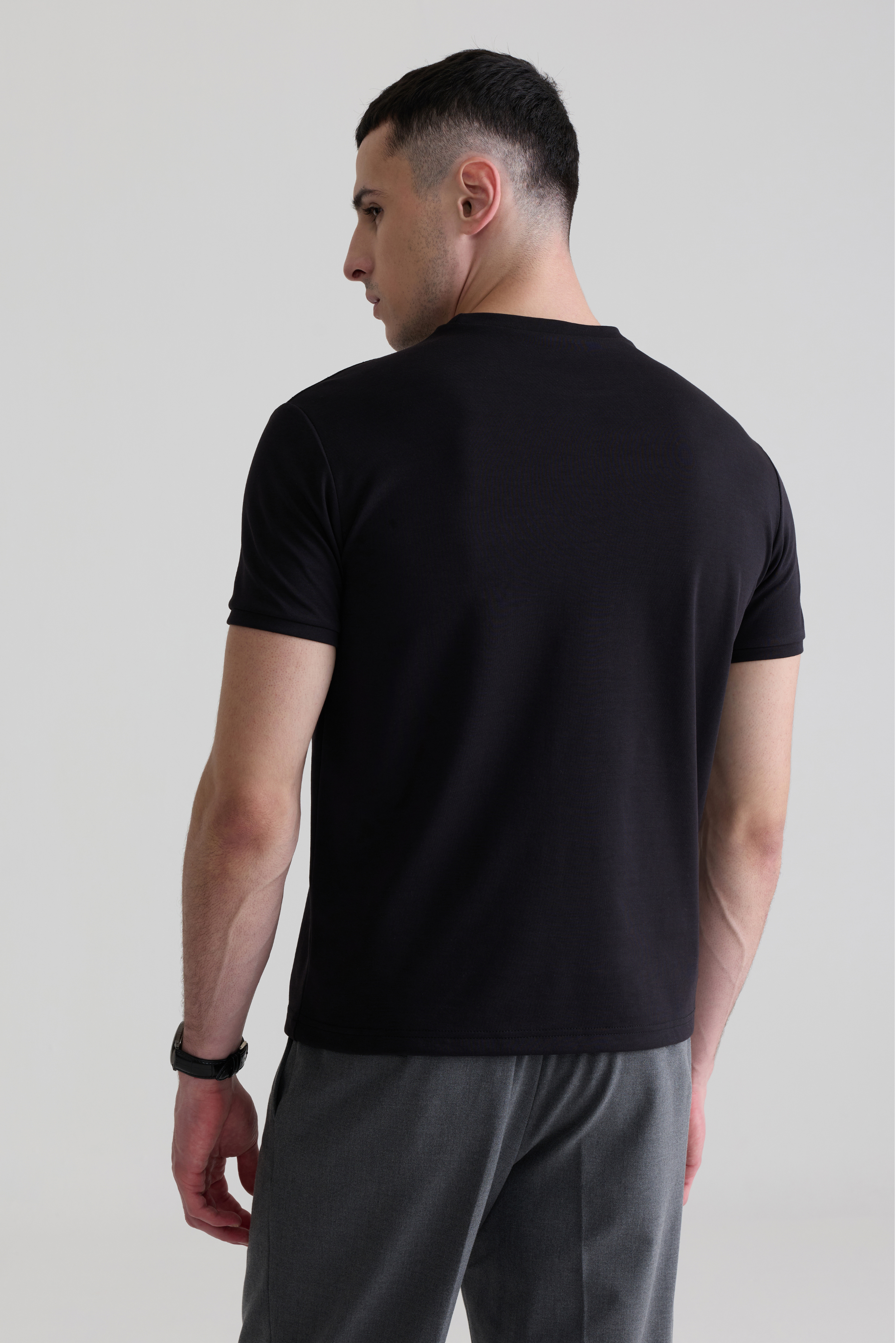 THE CLASSIC BLACK TEE