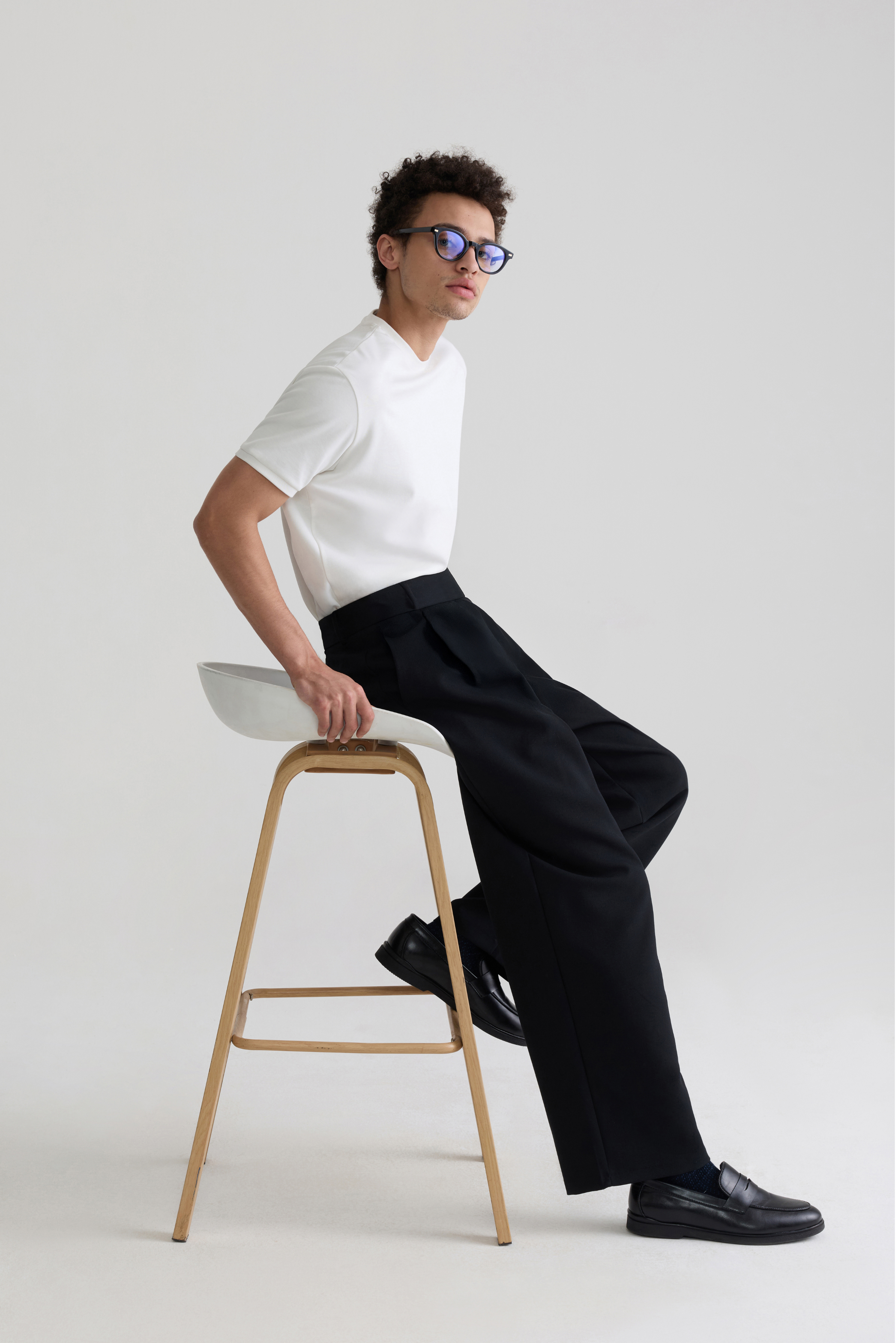 THE CLASSIC WHITE TEE