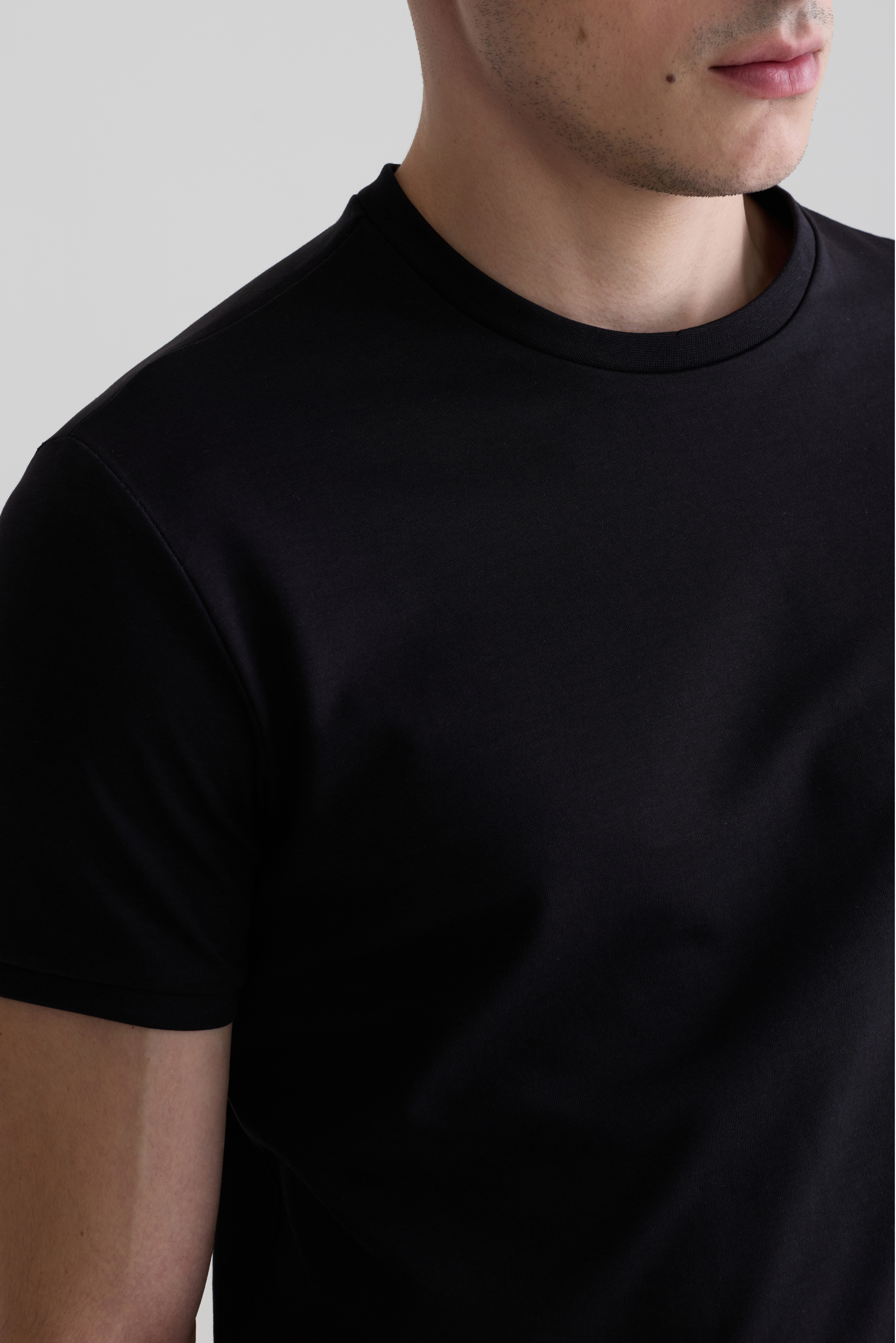 THE CLASSIC BLACK TEE
