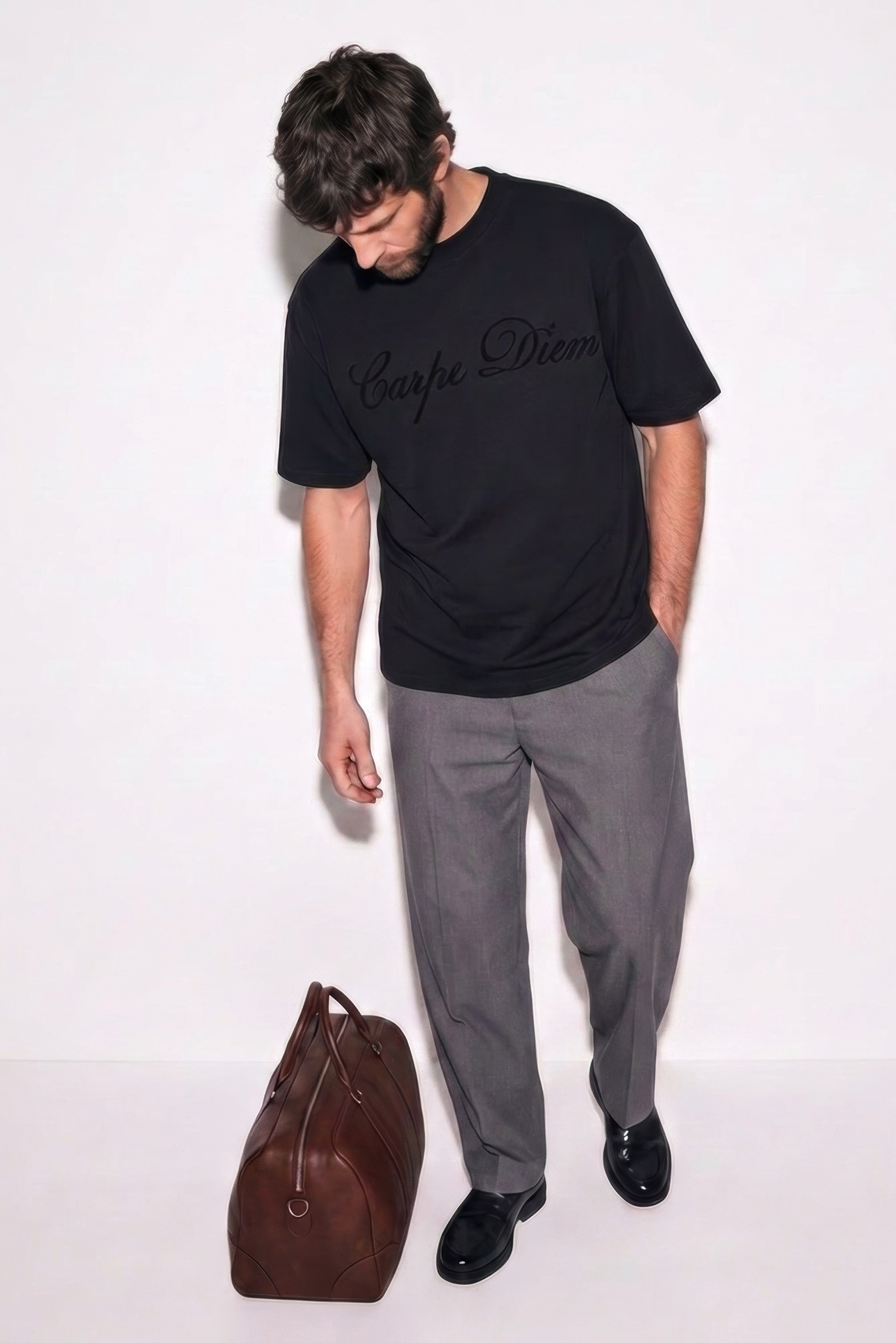 BLACK - CARPE DIEM FLOCK PRINTED TEE