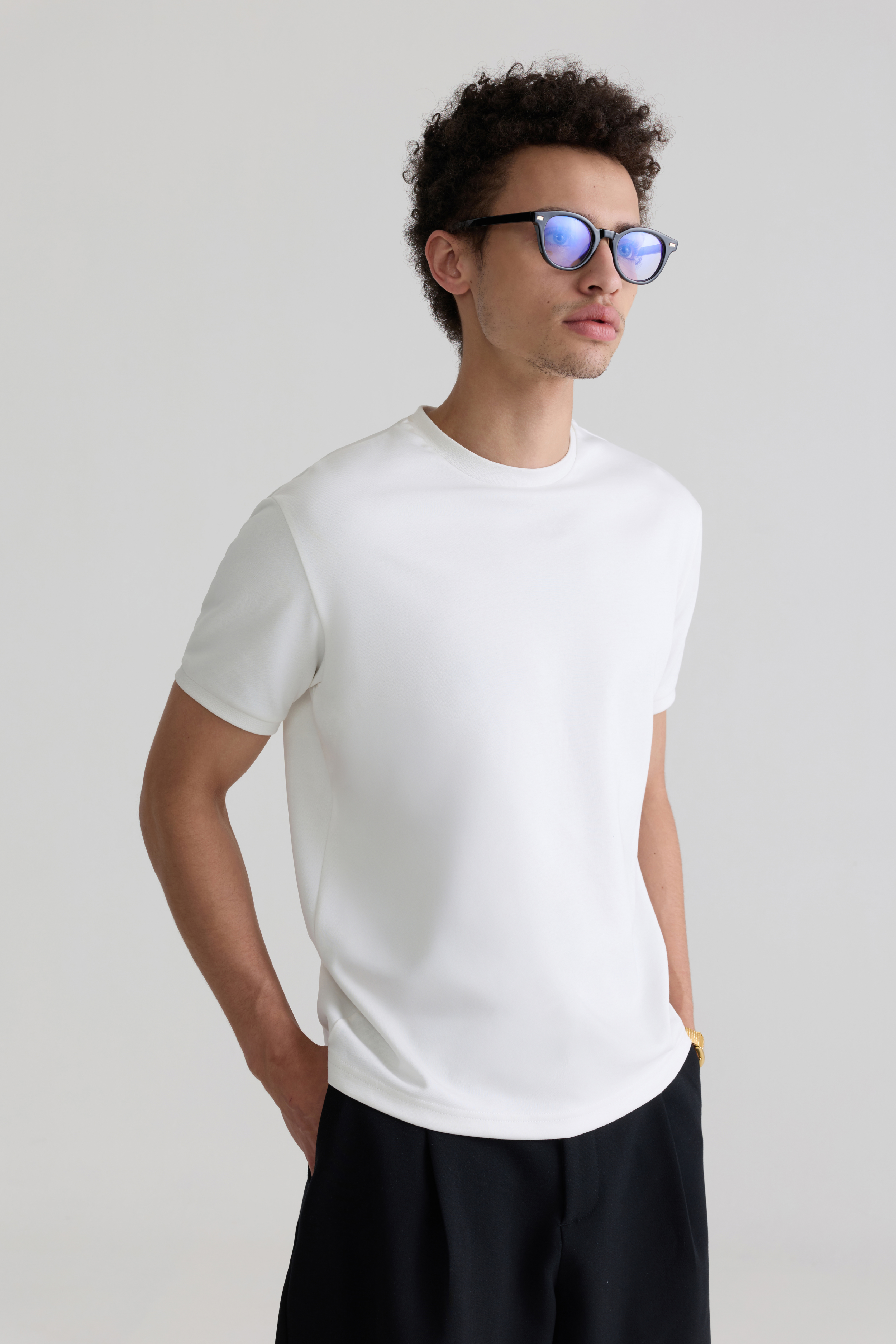 THE CLASSIC WHITE TEE